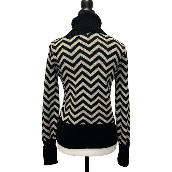 Kenneth Cole New York Black & White Chevron Turtleneck Sweater Small Merino Wool - Picture 3 of 8